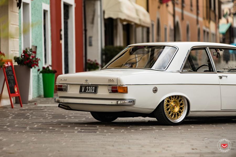 Детали экстерьера Audi 100 on Vossen Wheels (ERA-1) (C1) 2019 года  (фото 42 из 50)